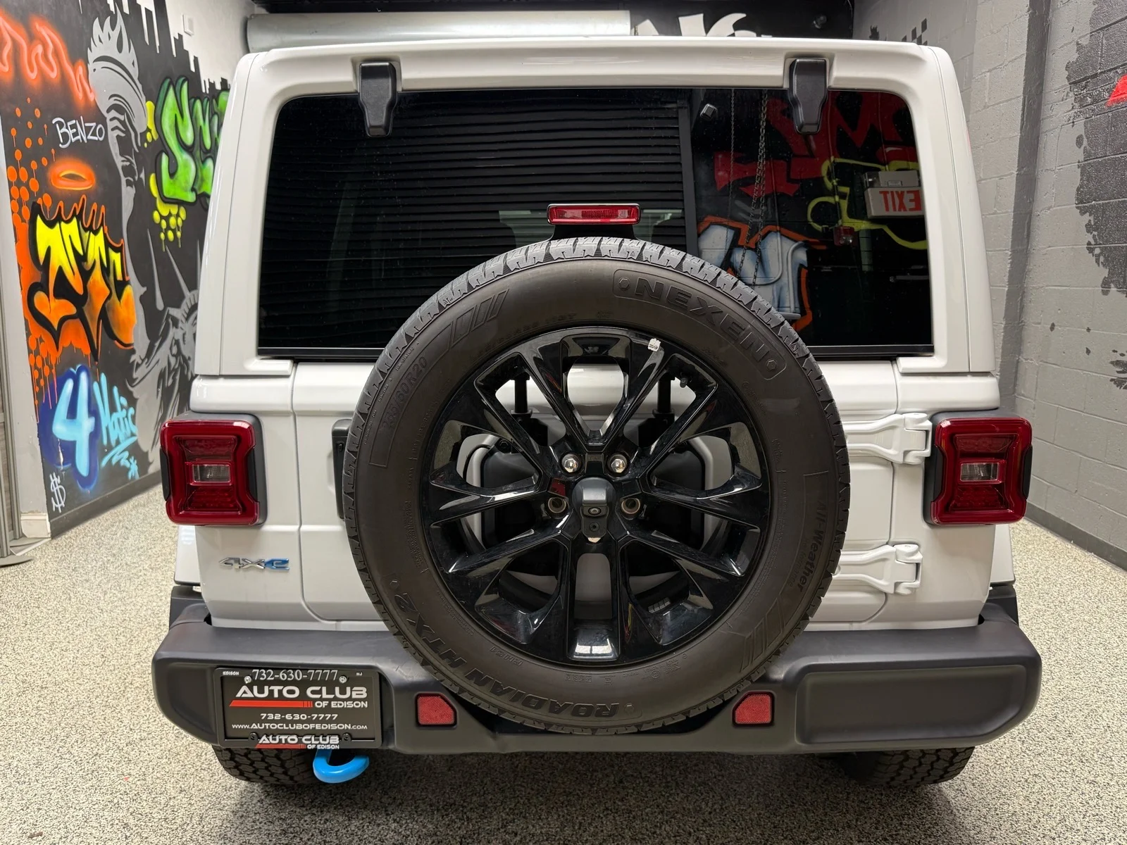 Used 2024 Bright White Clear Coat (pw7) Jeep Sahara 4xe image 5