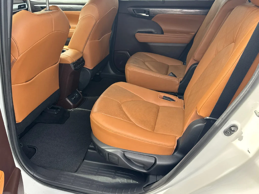Used 2020 White Toyota Platinum image 21