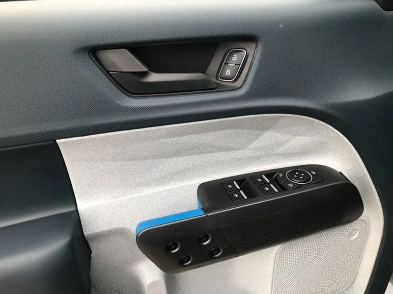 2025 Ford Maverick XLT - Photo 6