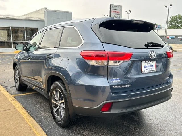Used 2017 Shoreline Mist Toyota XLE image 7