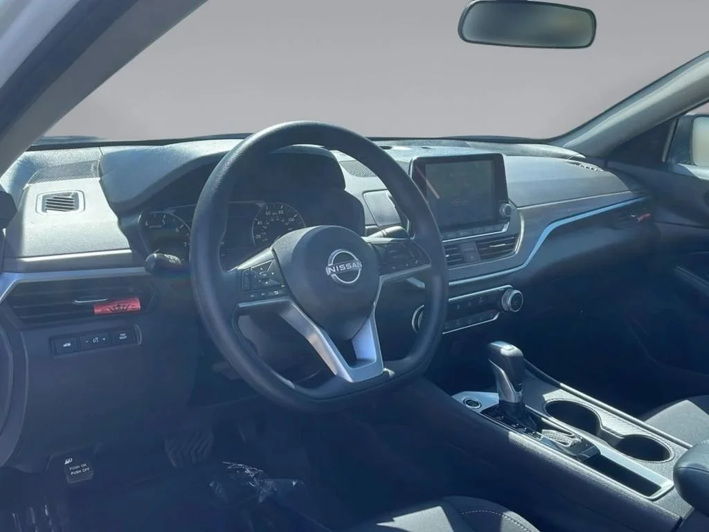 2025 Nissan Altima SV - Photo 16