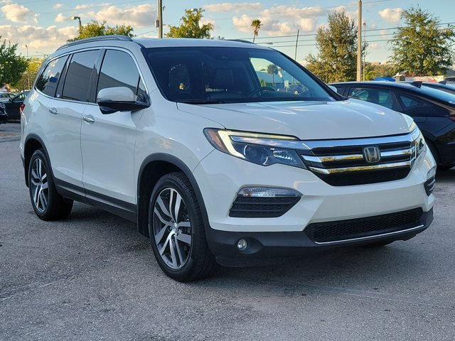 Used 2018 White Diamond Pearl Honda Touring image 32