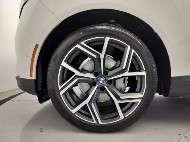 New 2027 Alpine White BMW  image 5