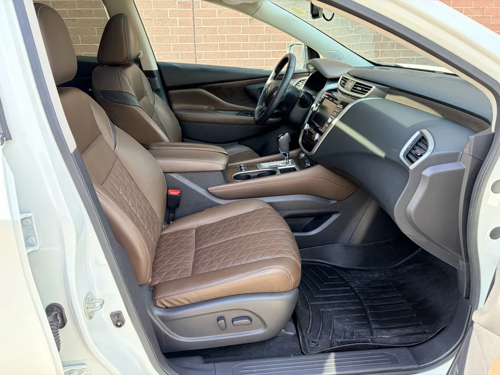 Used 2021 Pearl White Tricoat Nissan Platinum image 22