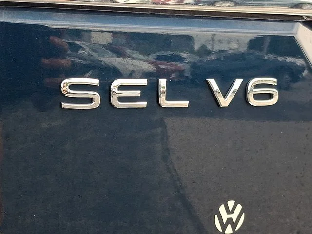 Certified Used 2021 Blue Volkswagen 3.6L V6 SEL R-Line image 34