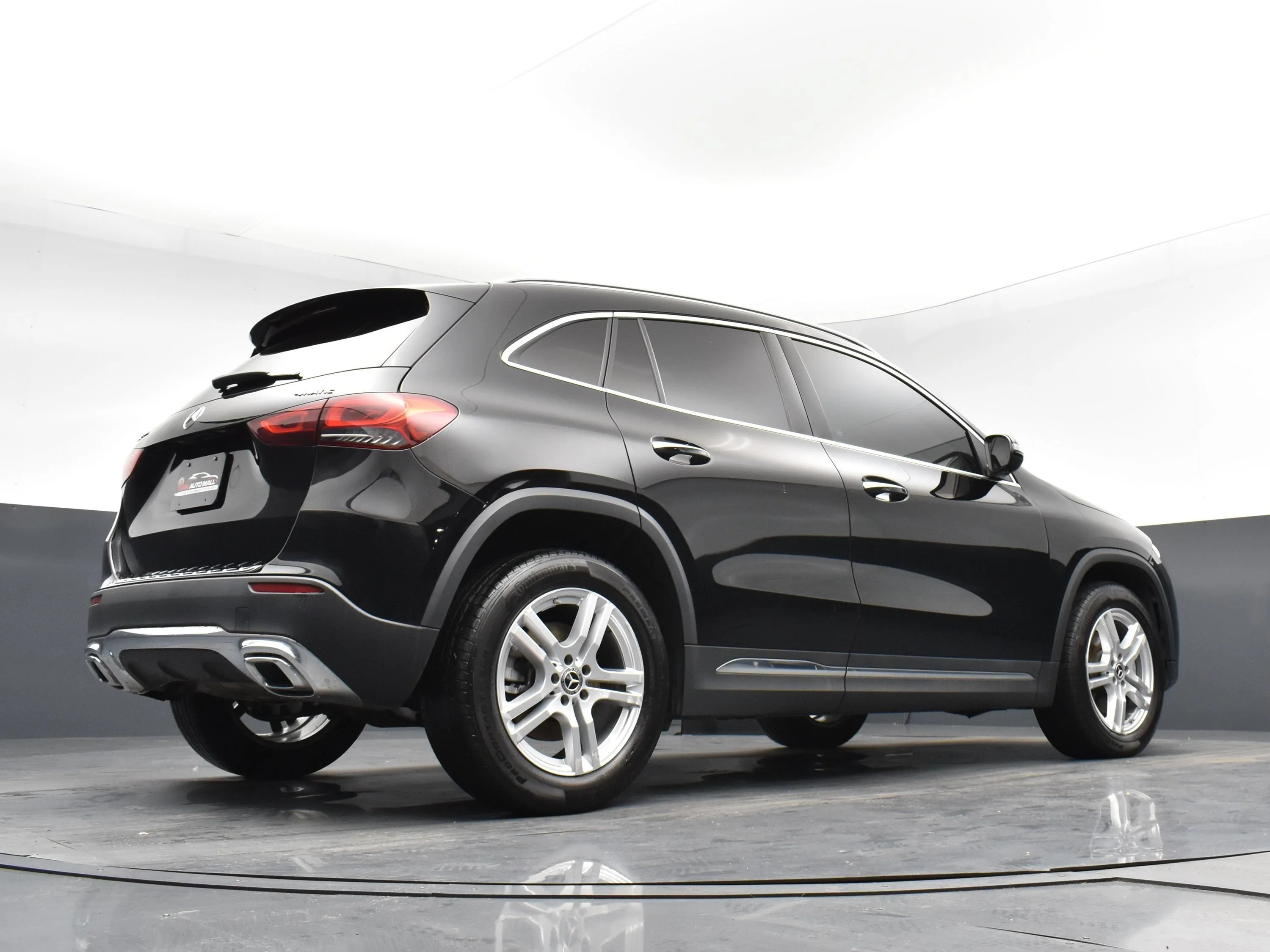 Used 2021 Night Black Mercedes-Benz GLA 250 image 21