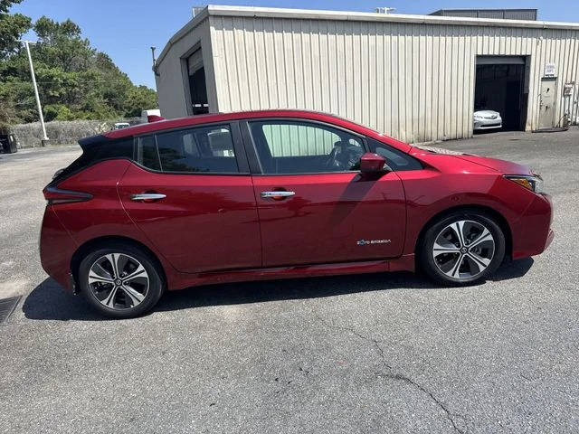 Used 2018 Red Nissan SV image 4