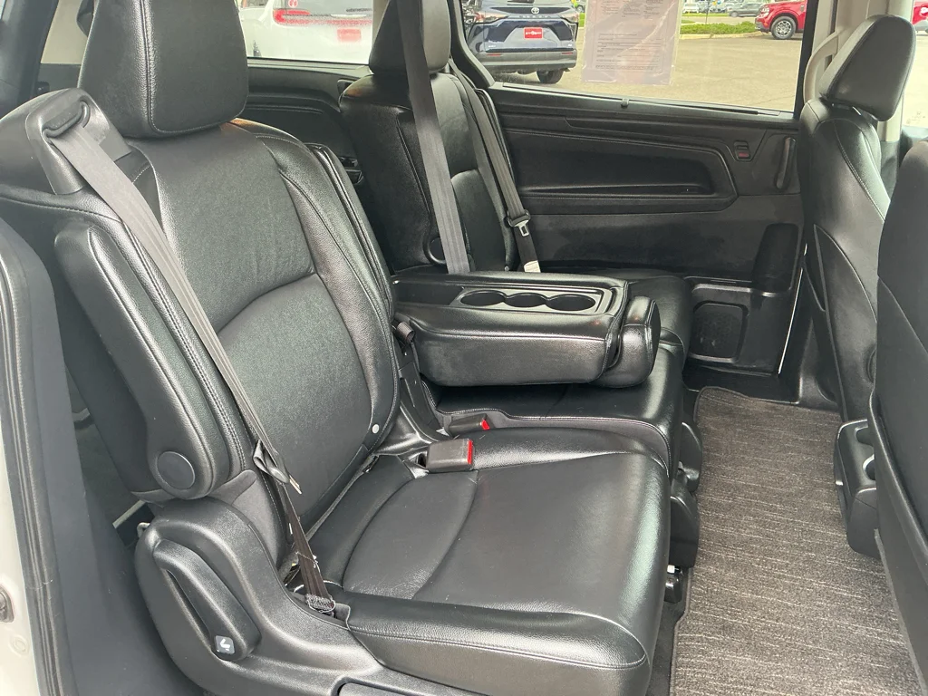 Used 2025 SOLAR SILVER METALLIC Honda EX-L image 14