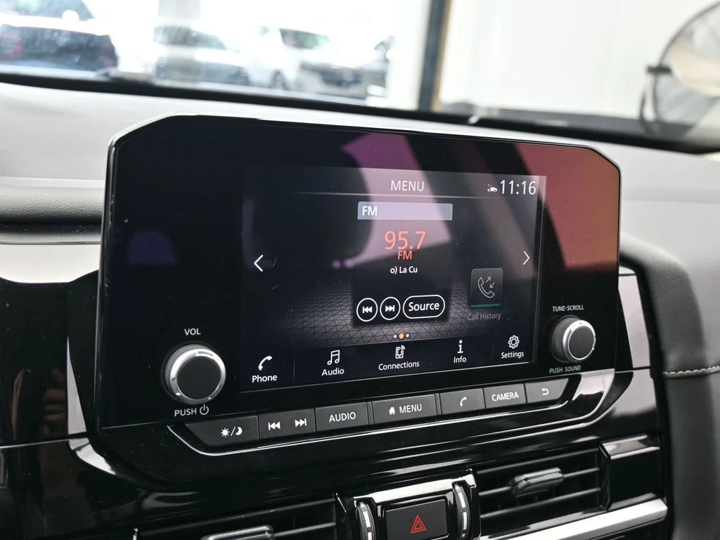 2025 Nissan Pathfinder SV - Photo 19