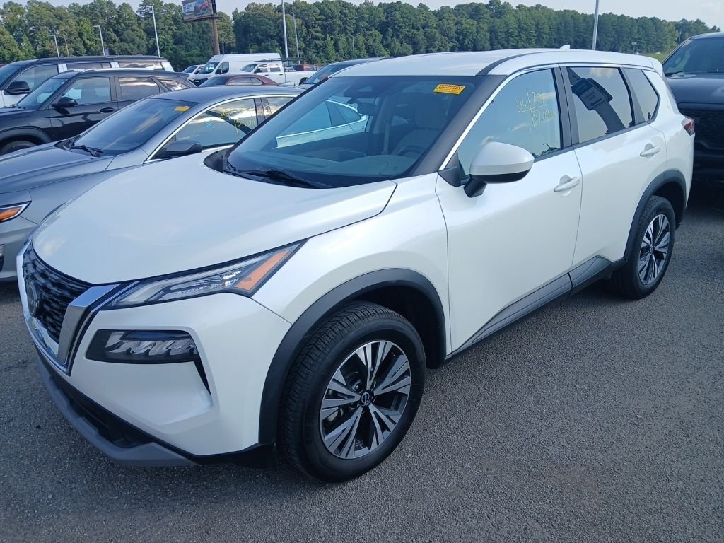 Used 2023 White Nissan SV image 2