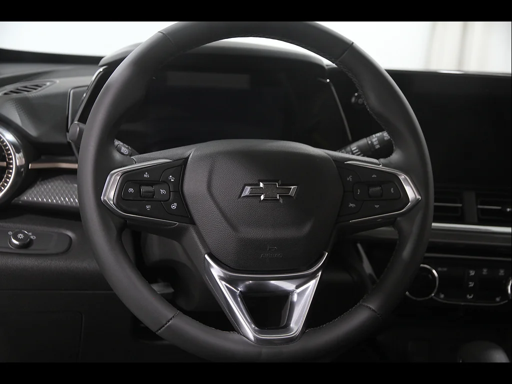 Used 2024 Summit White Chevrolet ACTIV image 7