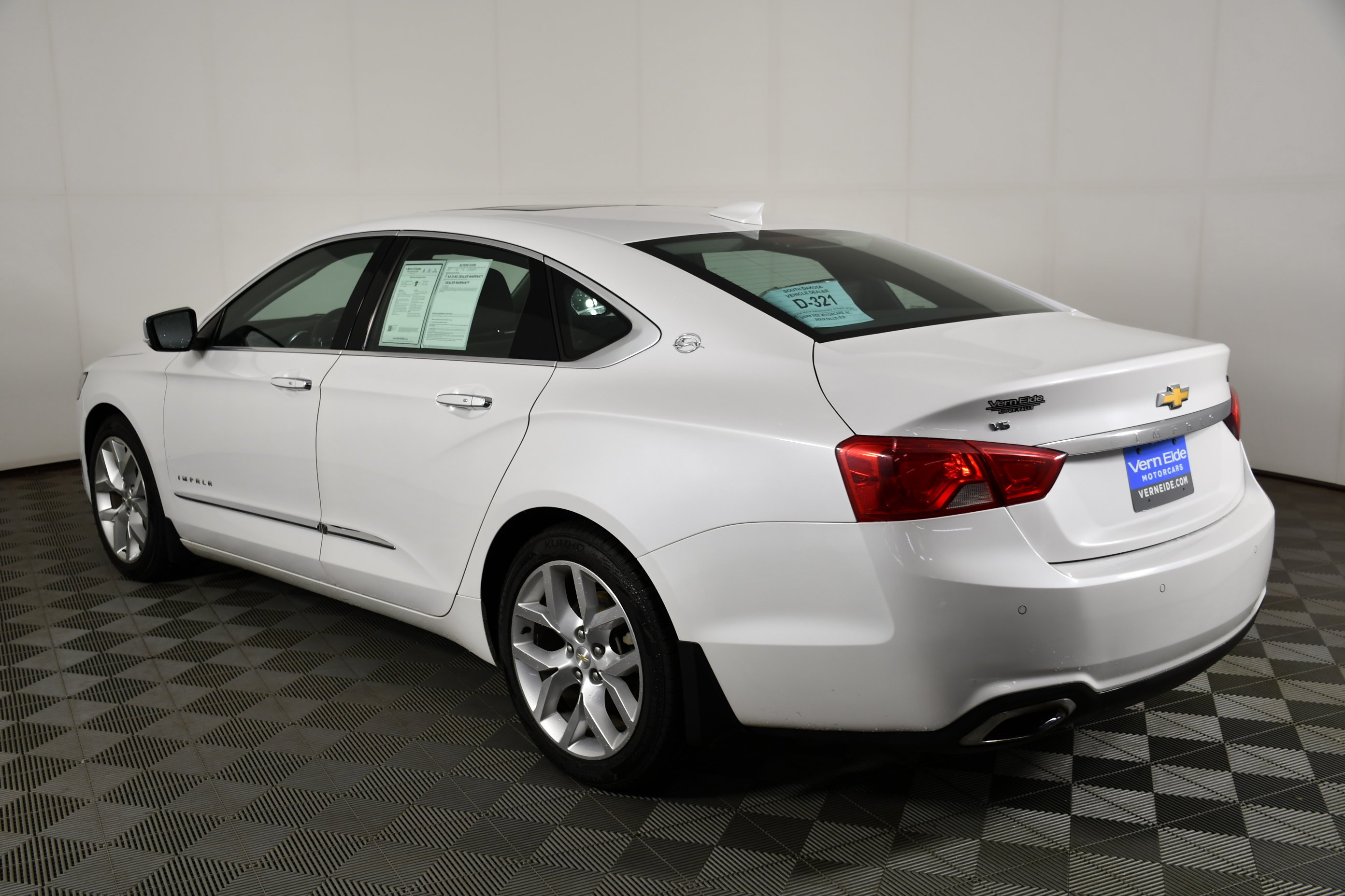 Used 2020 White Chevrolet Premier image 8