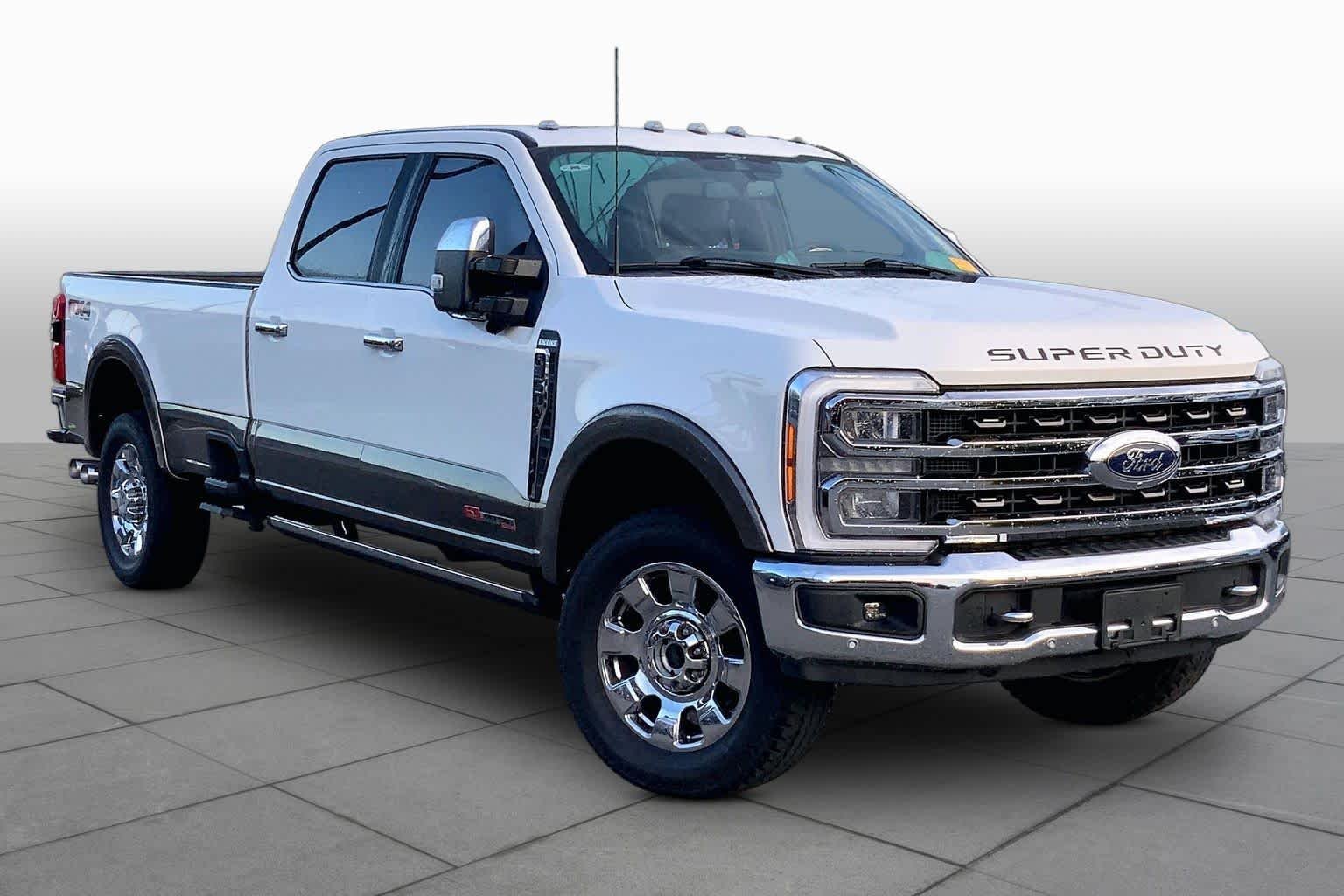 Used 2023 Star White Metallic Tri-Coat Ford King Ranch image 3