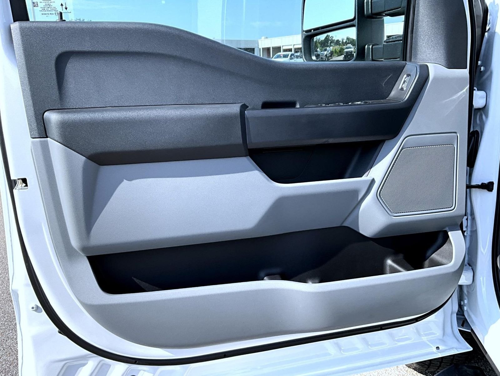 New 2026 Oxford White Ford XL image 10