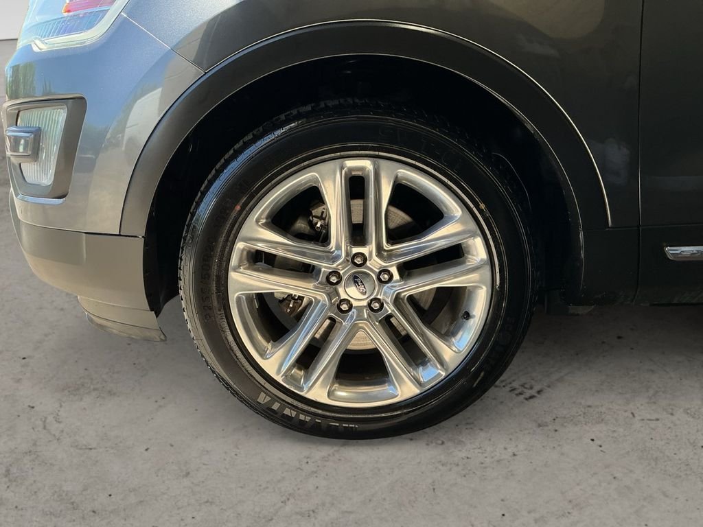 Used 2017 Gray Ford Limited image 14