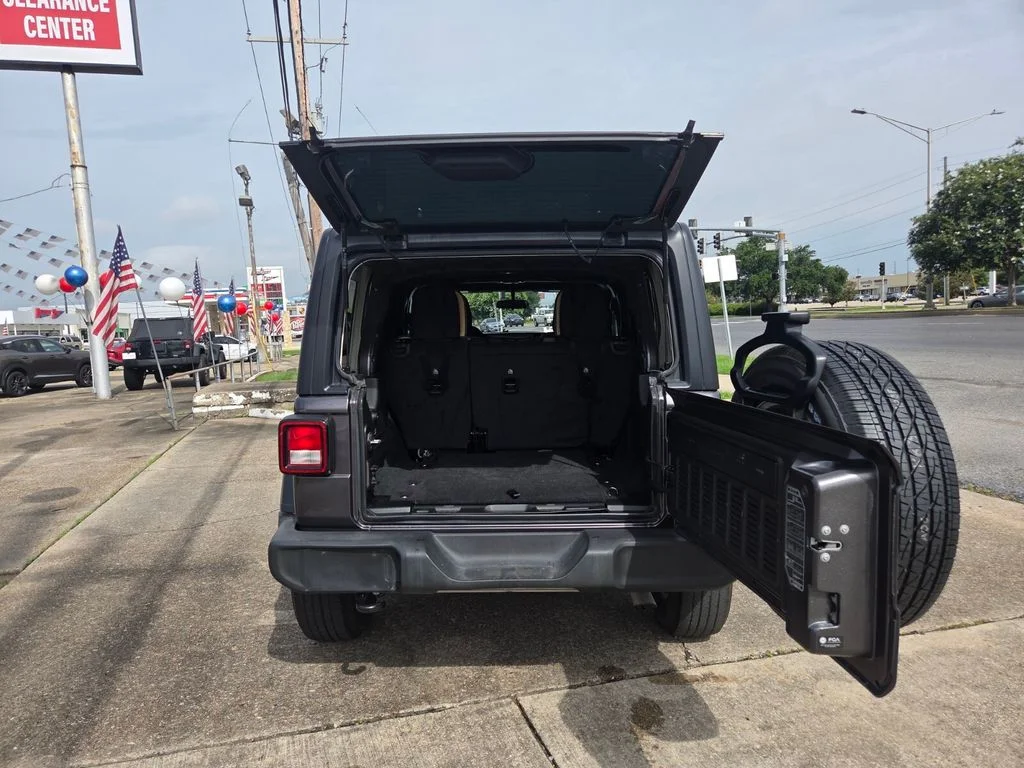 Used 2023 Gray Jeep Sport S image 22