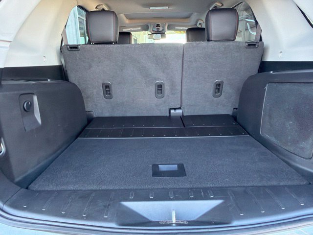 Used 2017 GRAPHITE GRAY METALLIC GMC SLT image 18