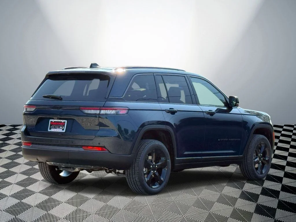 New 2026 Fathom Blue Pearl-Coat Exterior Paint Jeep Limited image 6