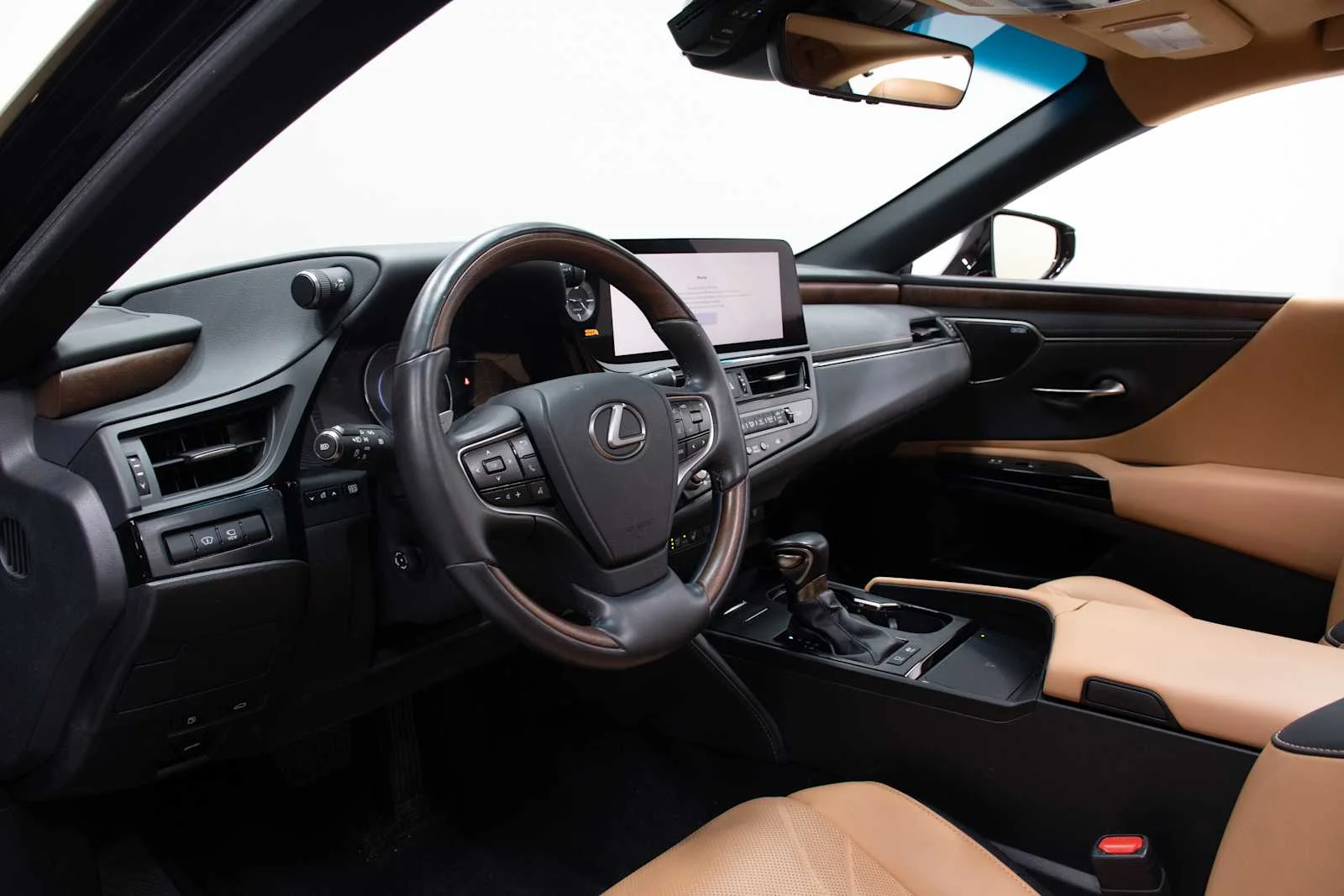 Certified Used 2023 Caviar Lexus Ultra Luxury image 14