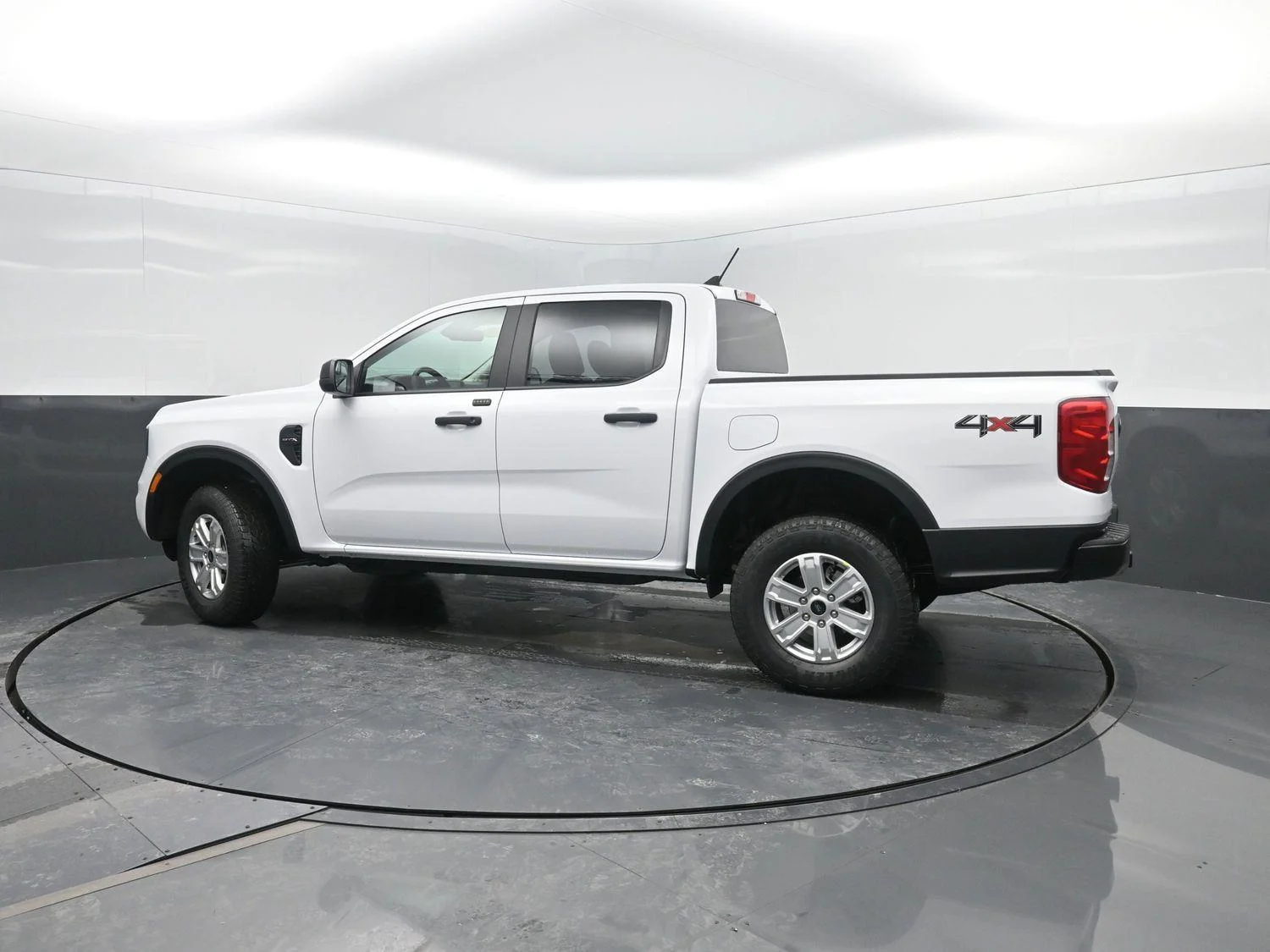 New 2025 Oxford White Ford XL image 35
