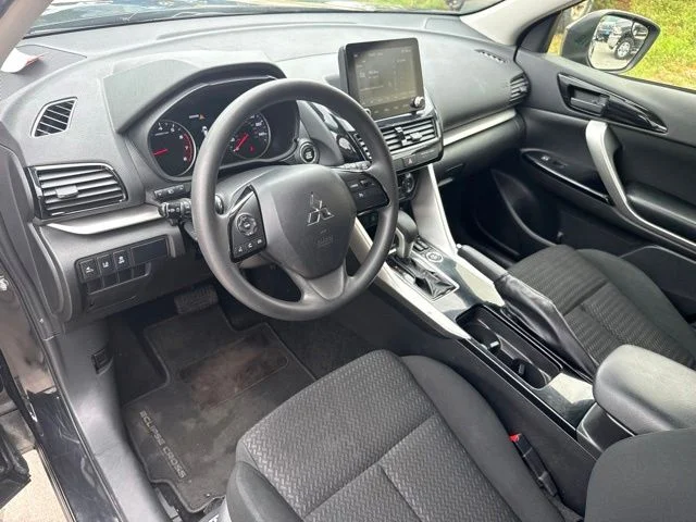 Used 2024  Mitsubishi  image 12