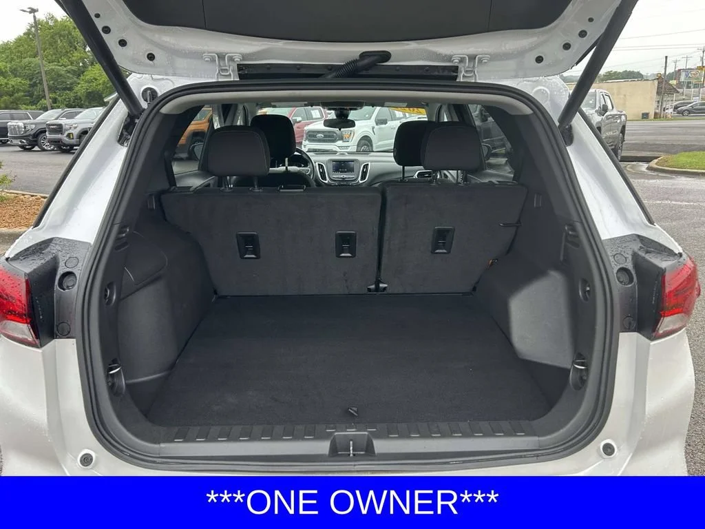 Used 2022 Iridescent Pearl Tricoat Chevrolet LT image 11