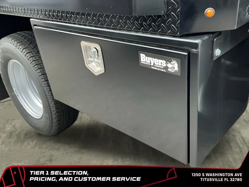 New 2026 Summit White GMC Pro image 16