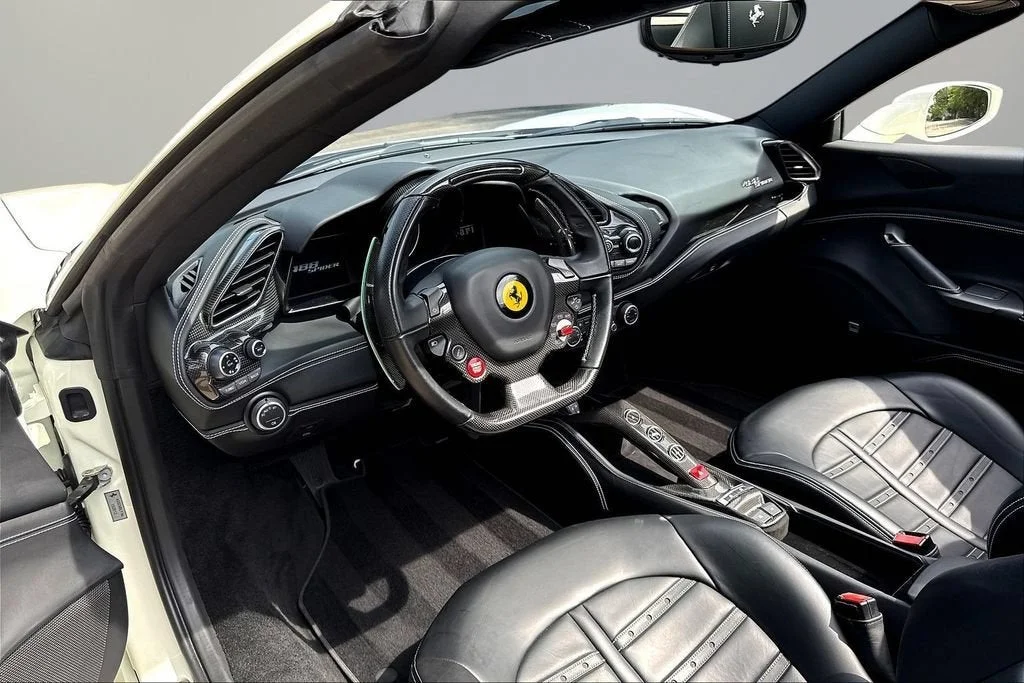 Used 2018 Bianco Avus Ferrari  image 13