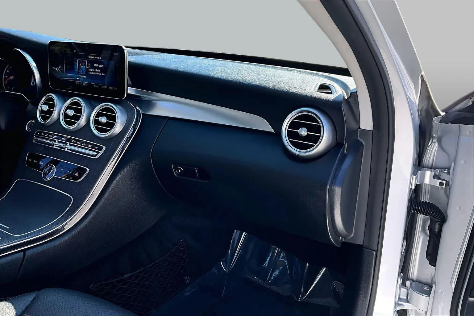 Used 2020 Iridium Silver Metallic Mercedes-Benz C 300 image 18
