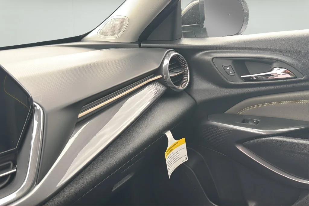 New 2026 Summit White Chevrolet ACTIV image 29