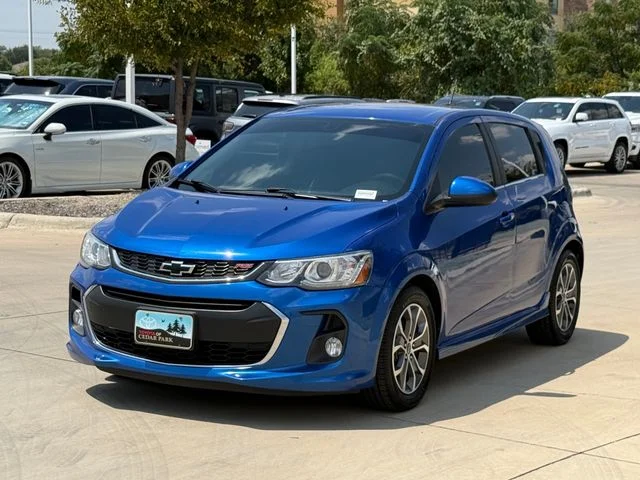 Used 2018 Blue Metallic Chevrolet LT image 11