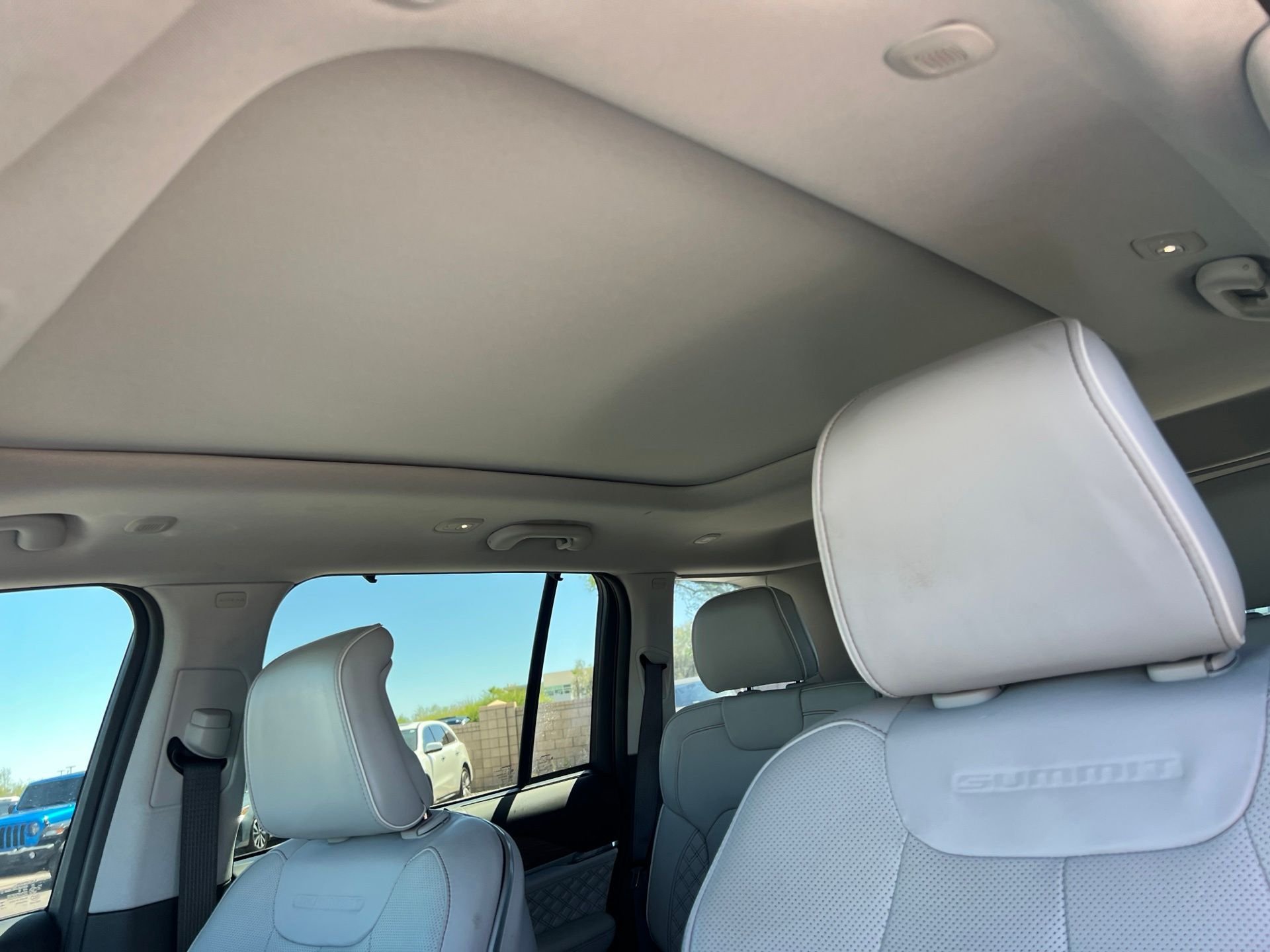 Used 2023 White Jeep Summit image 32