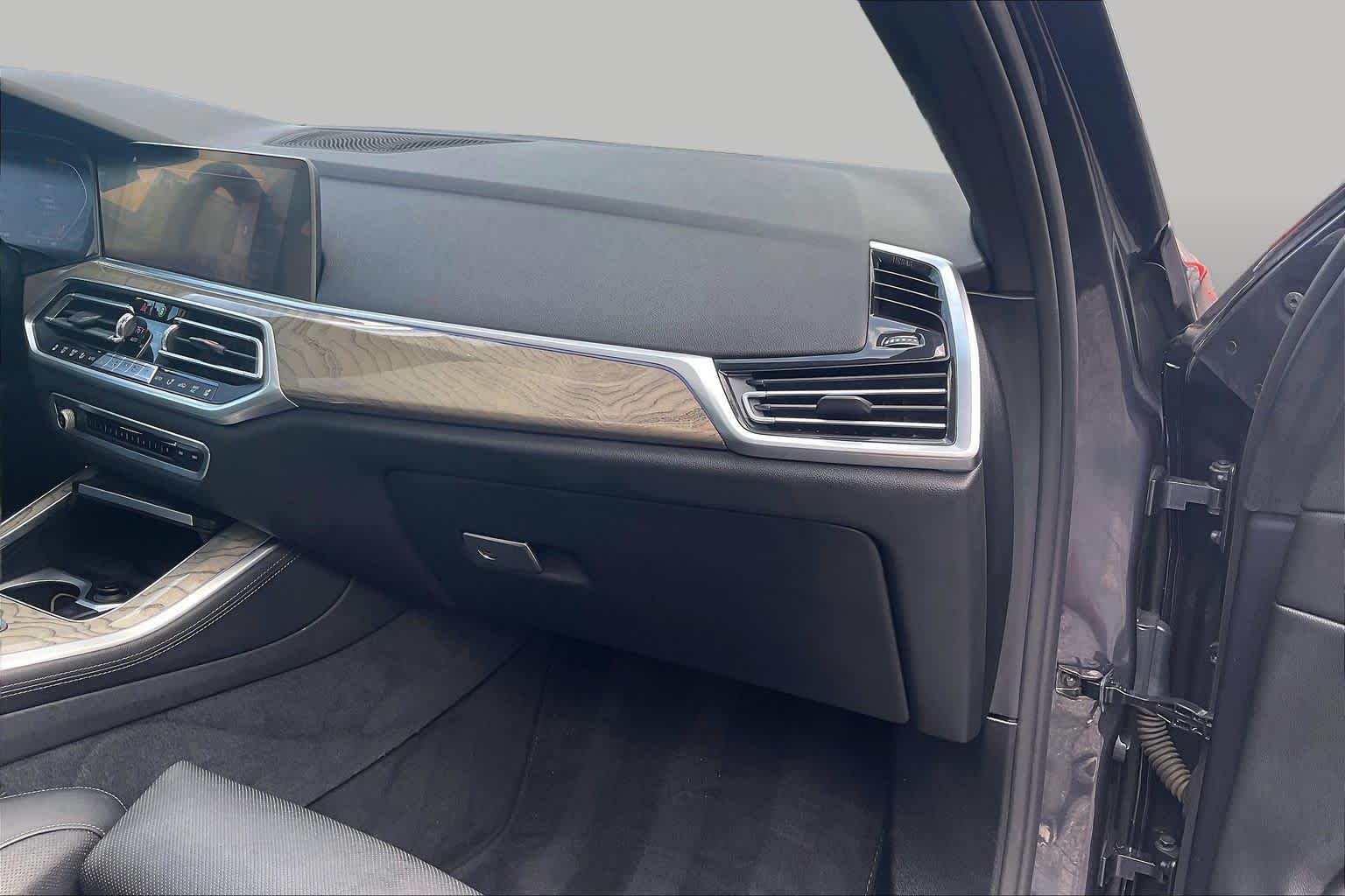 Used 2019 Arctic Gray Metallic BMW xDrive40i image 18