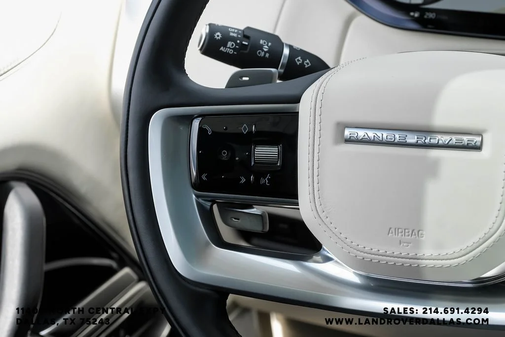 Used 2023 Silver Land Rover SE image 15