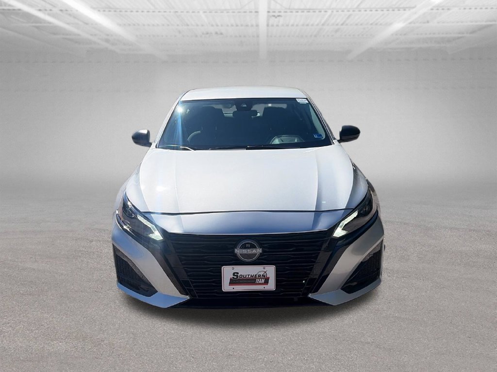 Used 2026 Silver Nissan 2.5 SV image 9