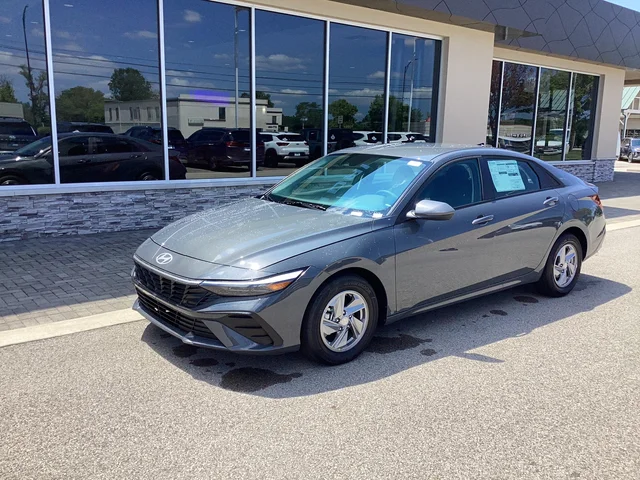 2026 Hyundai ELANTRA SE