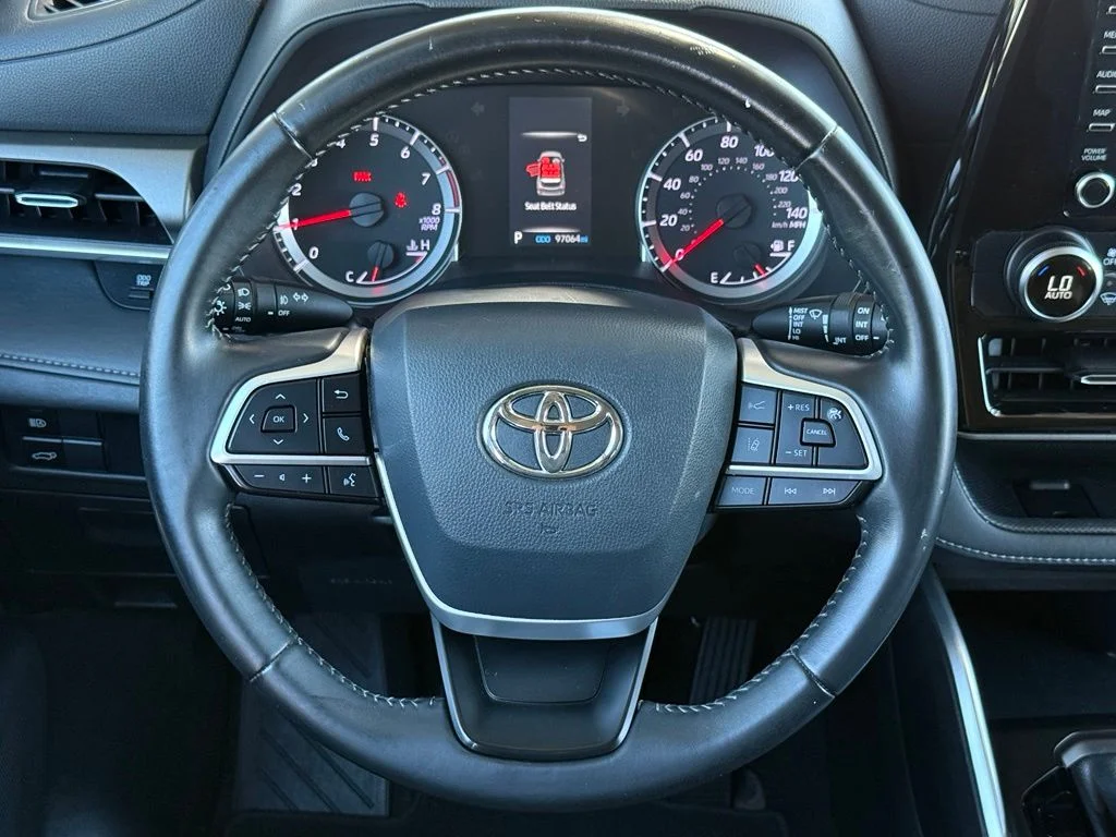 2022 Toyota Highlander LE - Photo 20