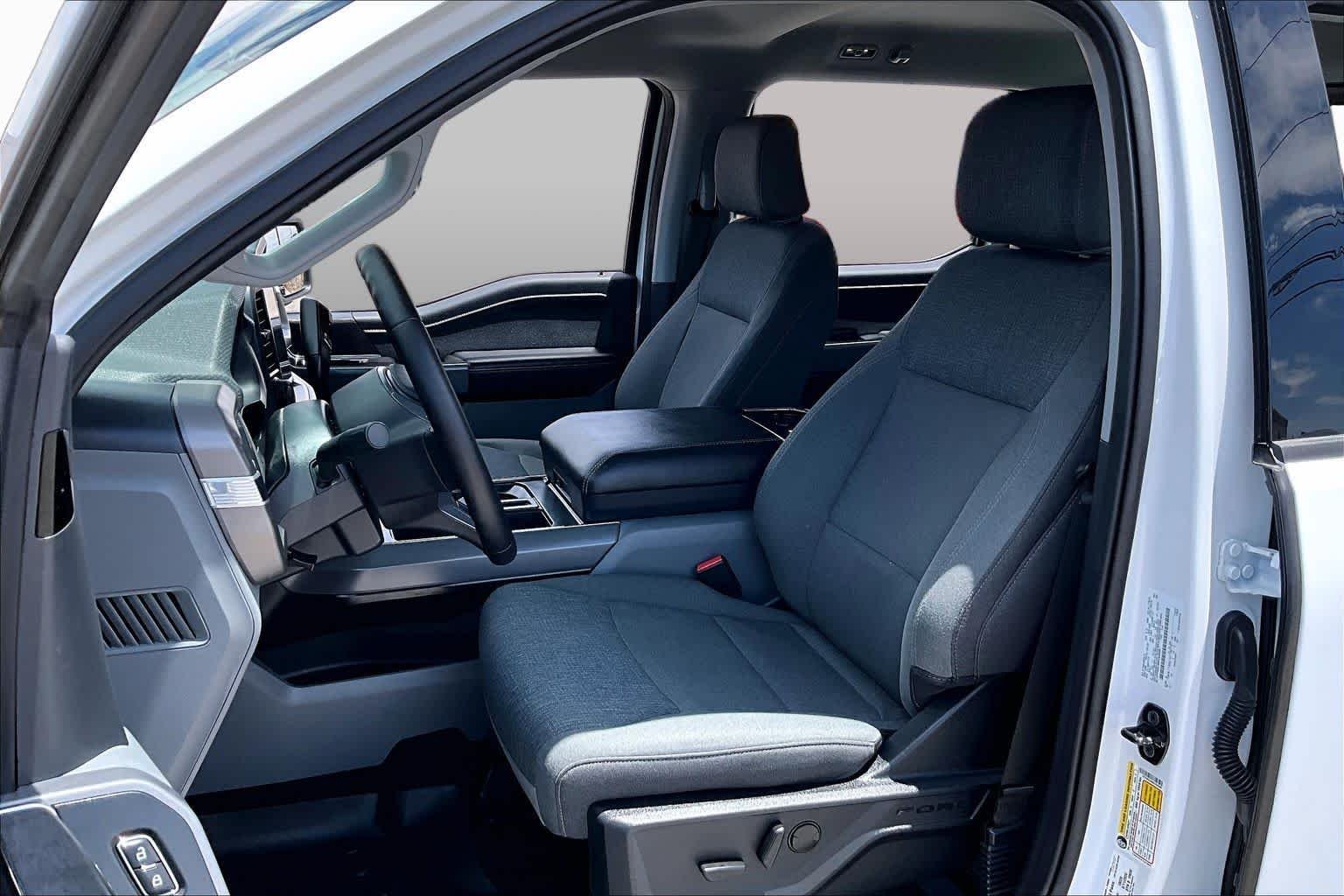 Used 2024 Oxford White Ford XLT image 8