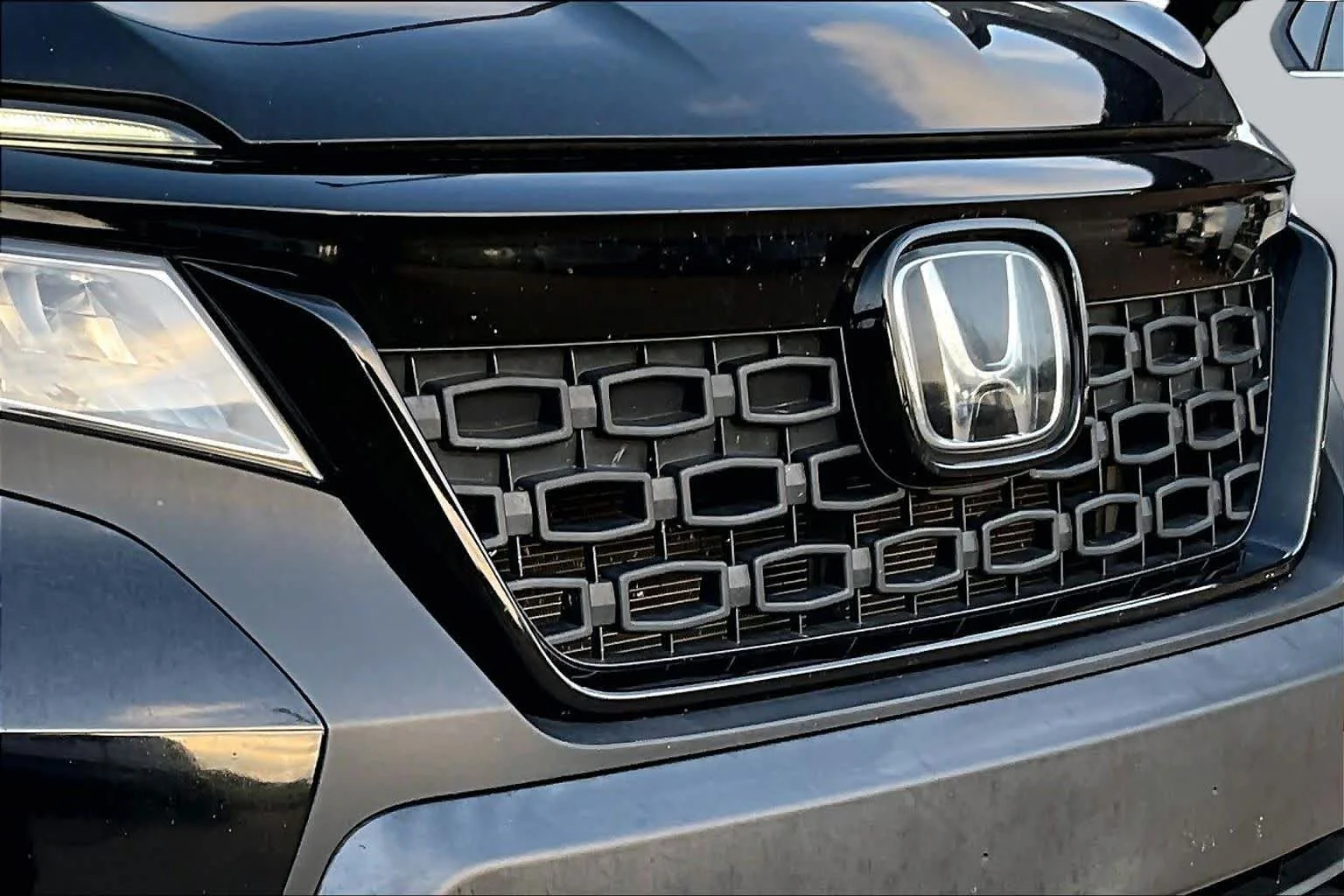 Used 2021 Crystal Black Pearl Honda Touring image 29