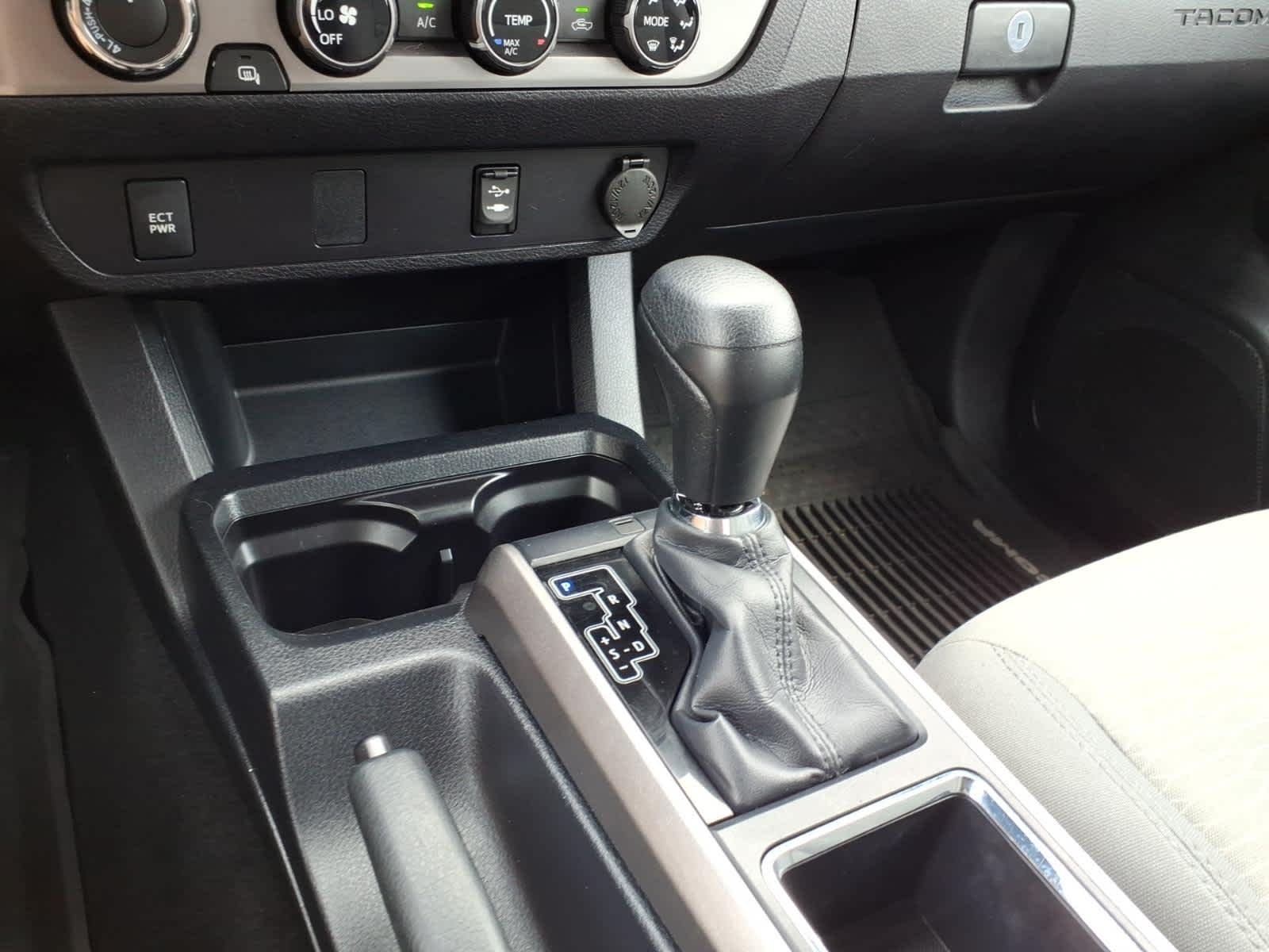 Used 2017 Blazing Blue Pearl Toyota SR5 image 18