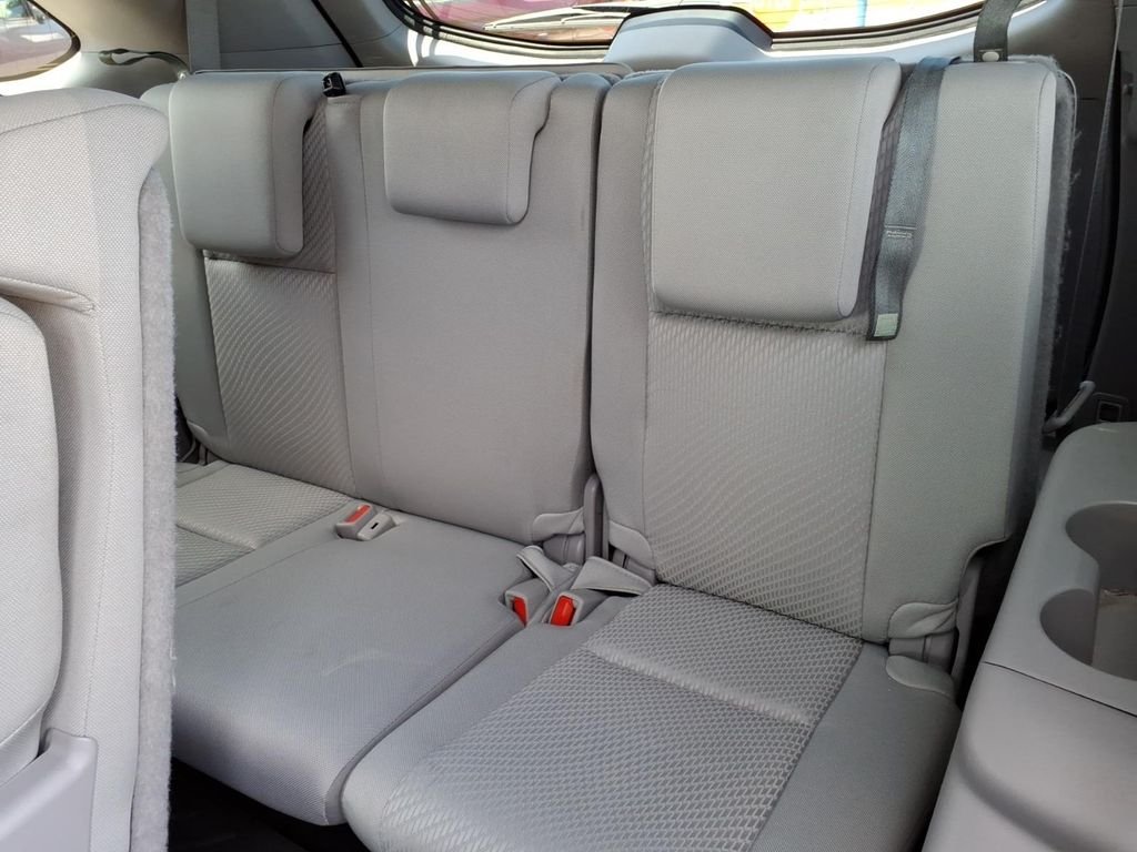 Used 2019 Celestial Silver Metallic Toyota LE image 5