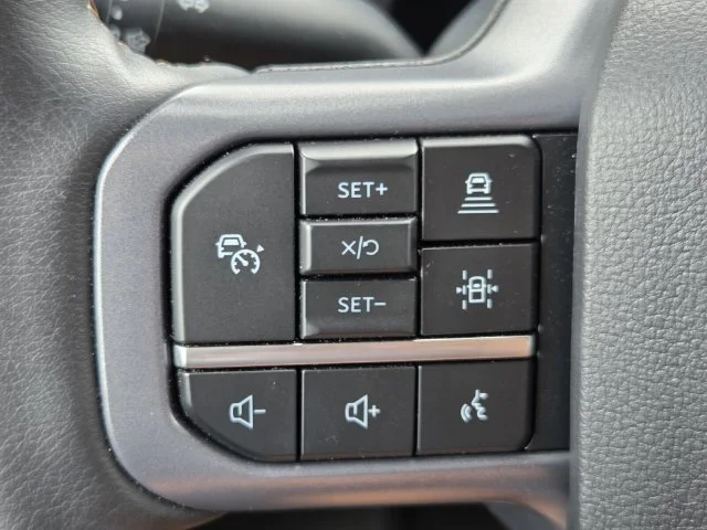 Used 2025 Red Ford Lariat image 20