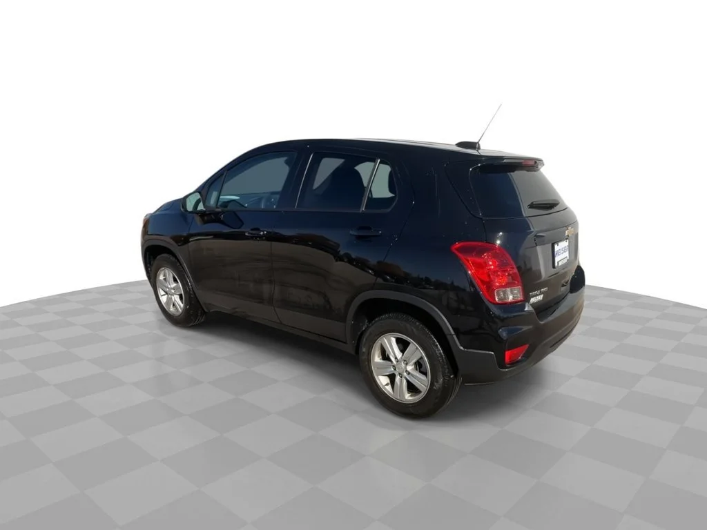 2022 Chevrolet Trax LS - Photo 6