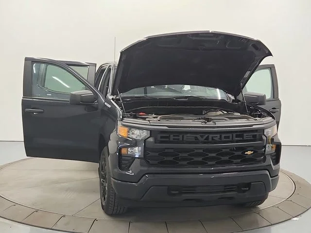 Used 2023 Gray Chevrolet Custom image 10