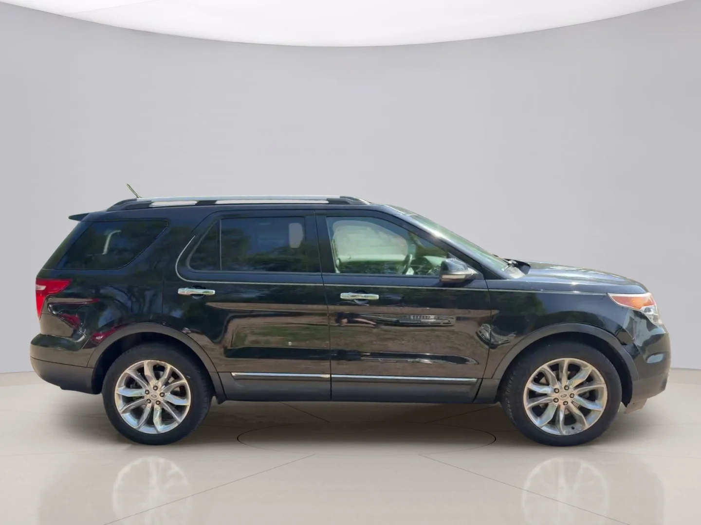 Used 2012 Gray Ford LIMITED image 6