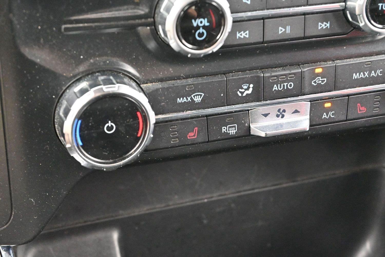 Used 2022 Antimatter Blue Ford XLT image 23