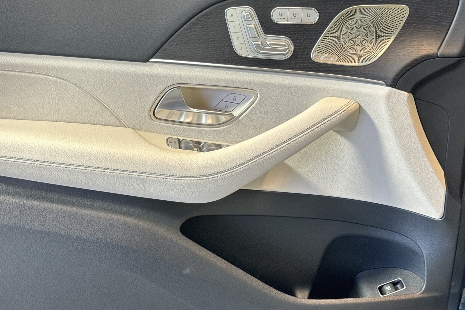New 2026 Selenite Grey Metallic Mercedes-Benz GLE 350 image 16
