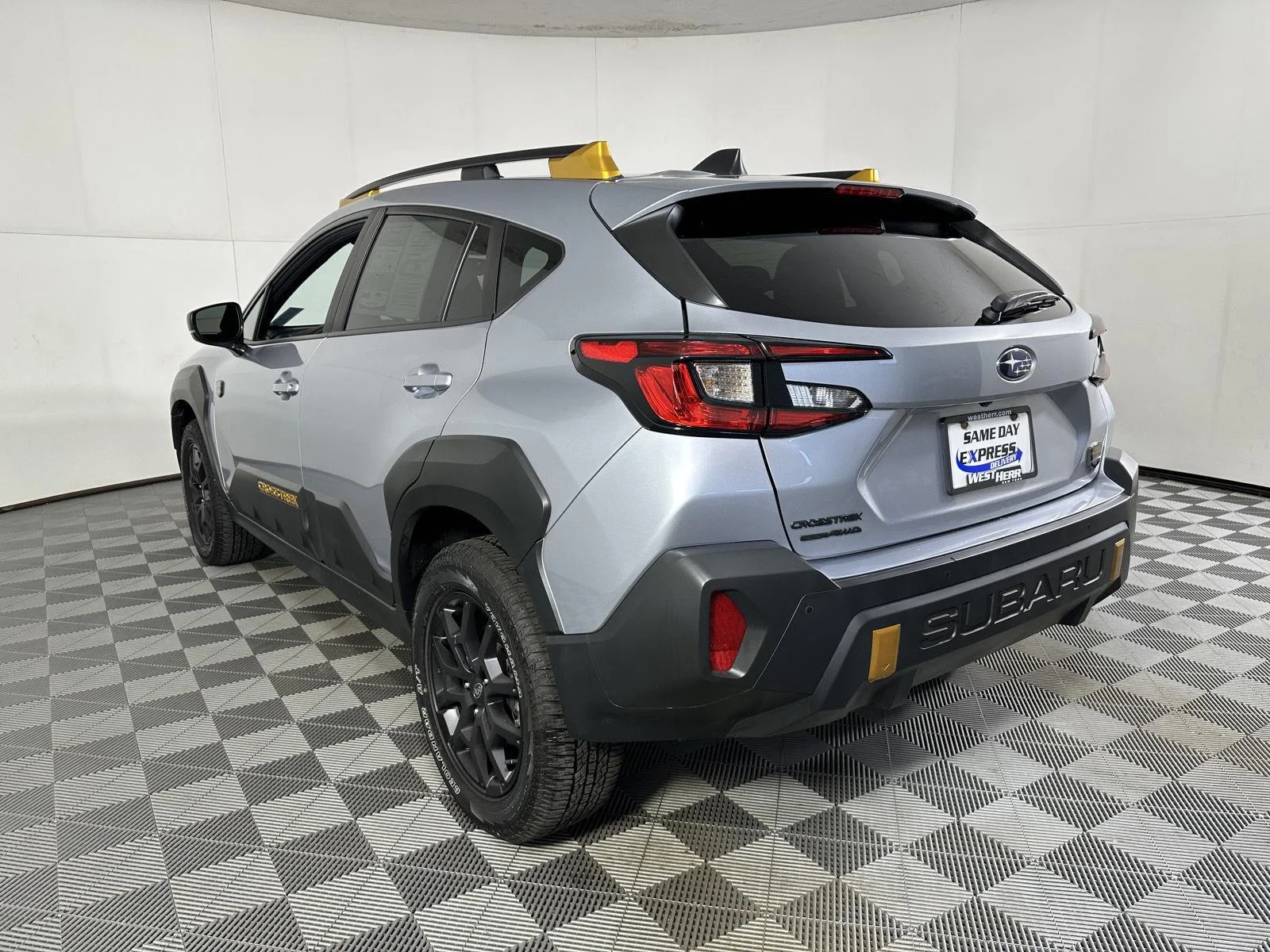 Used 2024 Ice Silver Metallic Subaru Wilderness image 13
