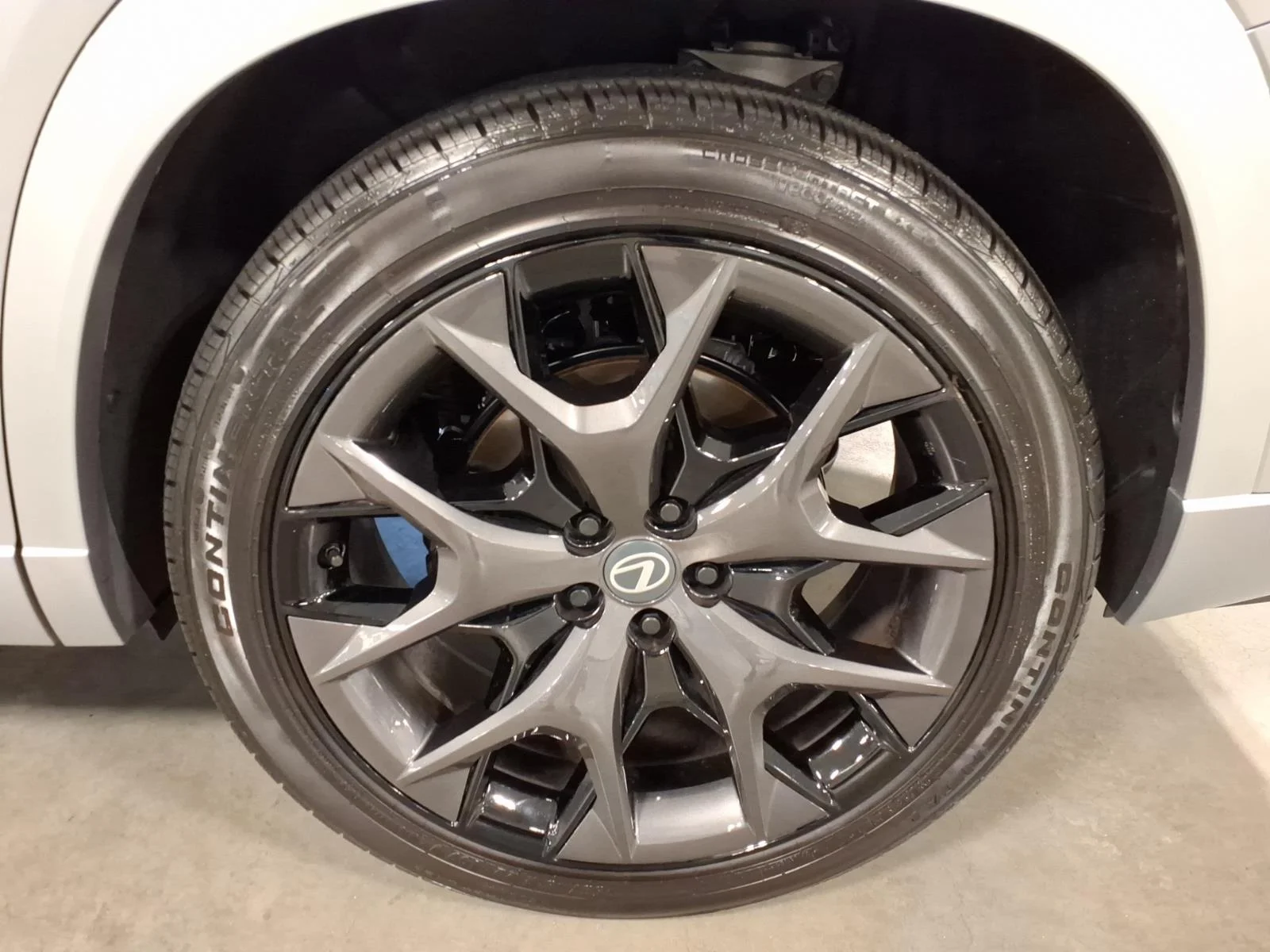 New 2026 Celestial Silver Metallic Lexus 500h F SPORT Performance Luxury image 13