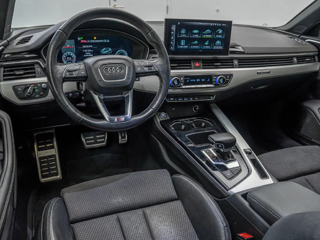Used 2023 Daytona Gray Pearl Effect Audi 45 S line Prestige image 4